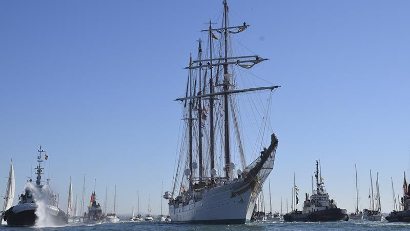 Juan Sebastián Elcano - Conmovedora despedida en Cádiz