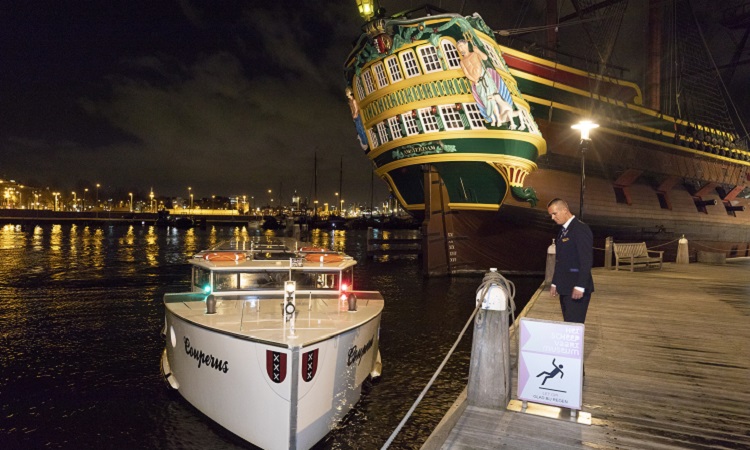 Barcos en el Salón Náutico de Holanda