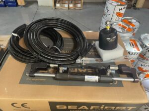Kit completo para cambiar la dirección hidráulica de un barco con bomba, cilindro y latiguillos hidráulicos